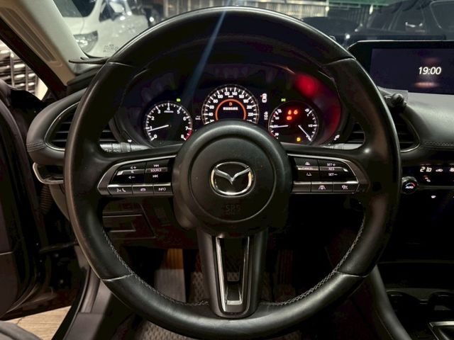 Mazda Mazda3  第9張相片
