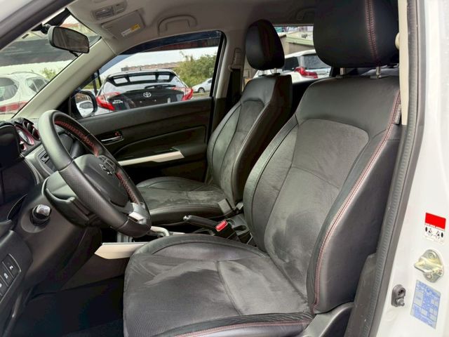 2016 VITARA 白  第5張相片
