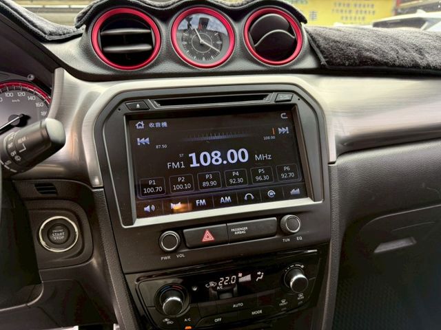 2016 VITARA 白  第11張相片