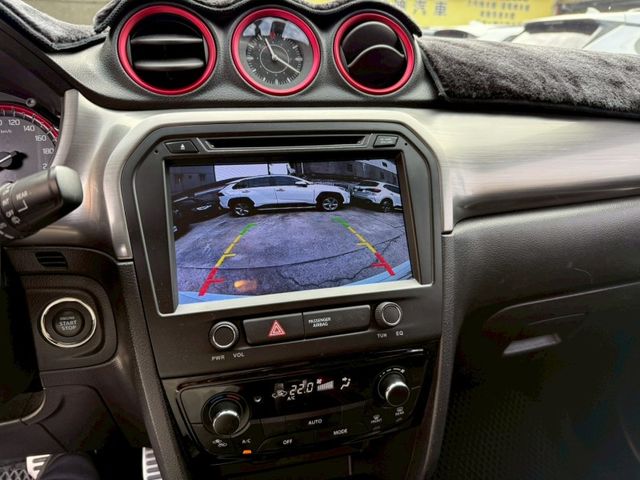 2016 VITARA 白  第12張相片