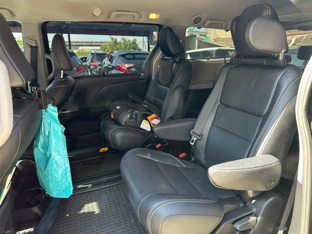 Toyota Sienna  第9張相片