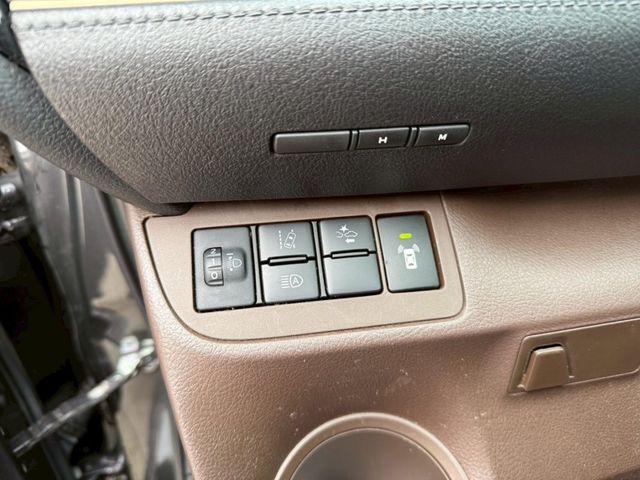 Toyota SIENTA  第11張相片