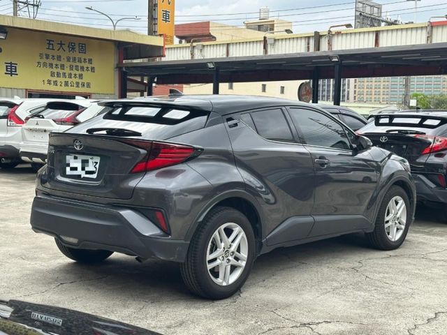 Toyota C-HR  第2張相片