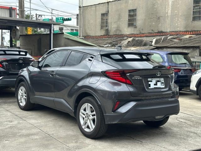 Toyota C-HR  第4張相片