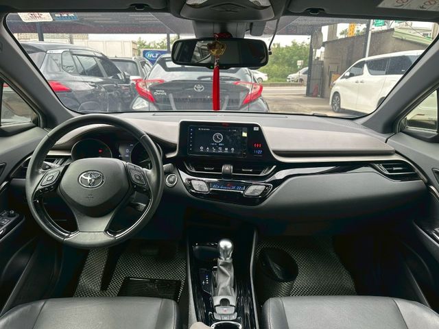 Toyota C-HR  第6張相片