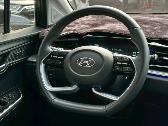 Hyundai Custin  第13張相片