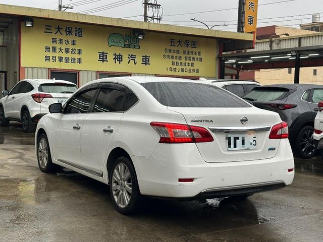 Nissan Sentra  第8張相片