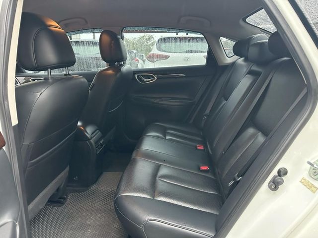 Nissan Sentra  第10張相片