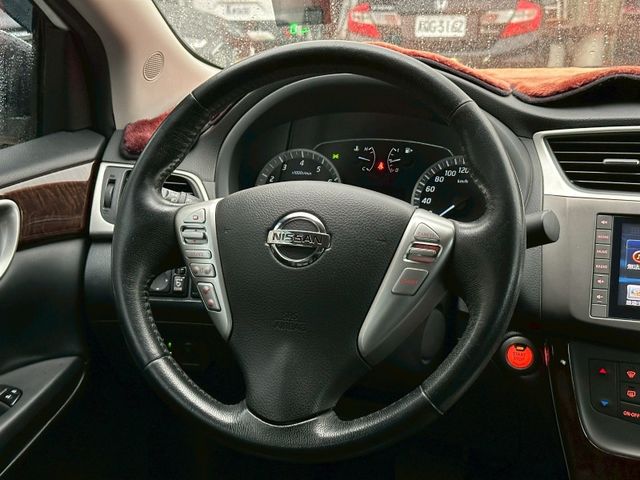 Nissan Sentra  第13張相片