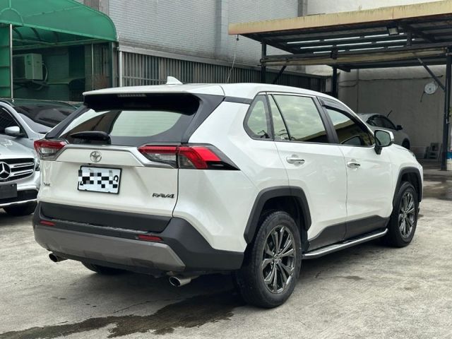 Toyota RAV4  第7張相片