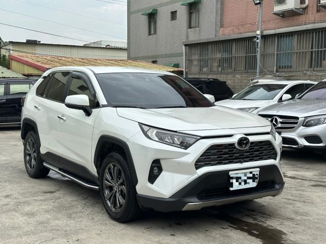 Toyota RAV4  第8張相片