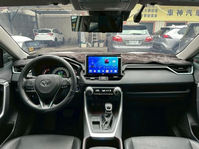 Toyota RAV4  第14張相片