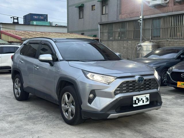 Toyota RAV4  第8張相片