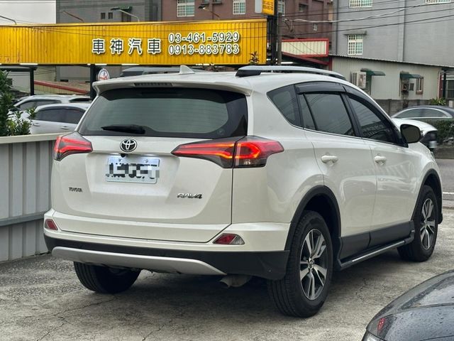 Toyota RAV4  第7張相片