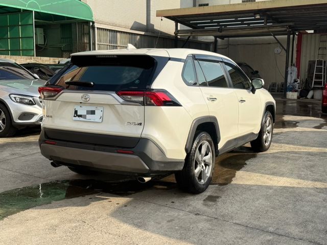 Toyota RAV4  第6張相片
