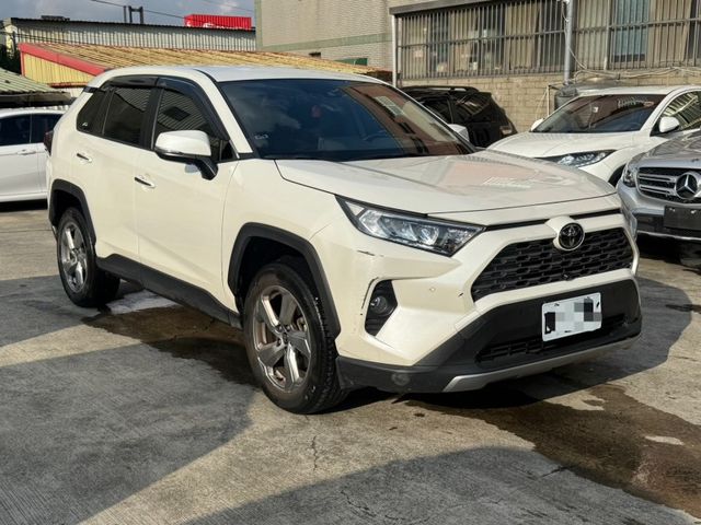 Toyota RAV4  第7張相片