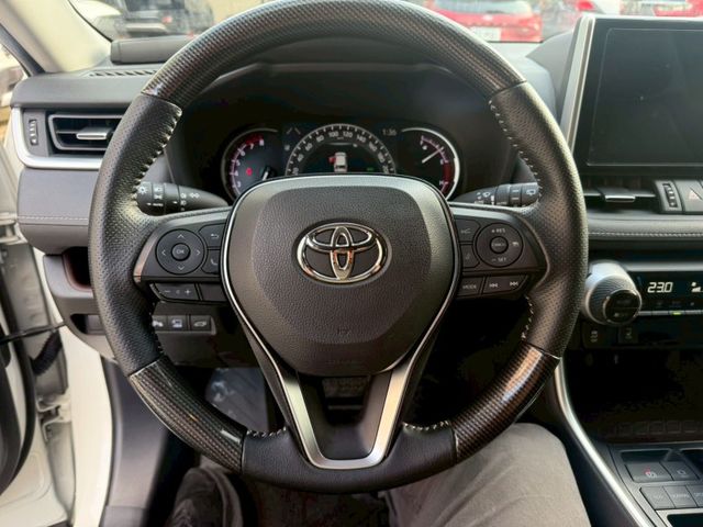 Toyota RAV4  第11張相片