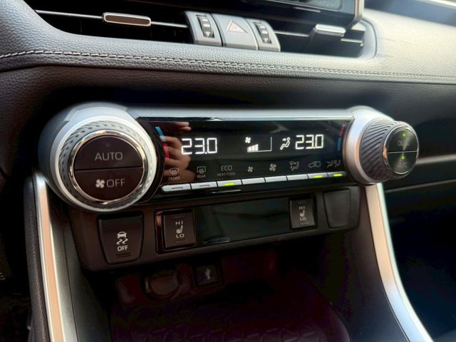 Toyota RAV4  第15張相片