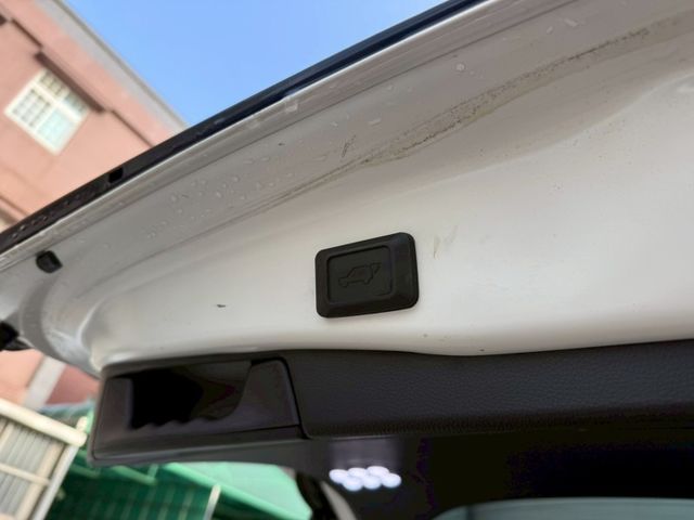 Toyota RAV4  第17張相片