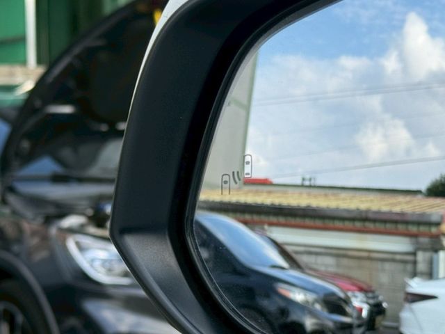 Toyota RAV4  第18張相片