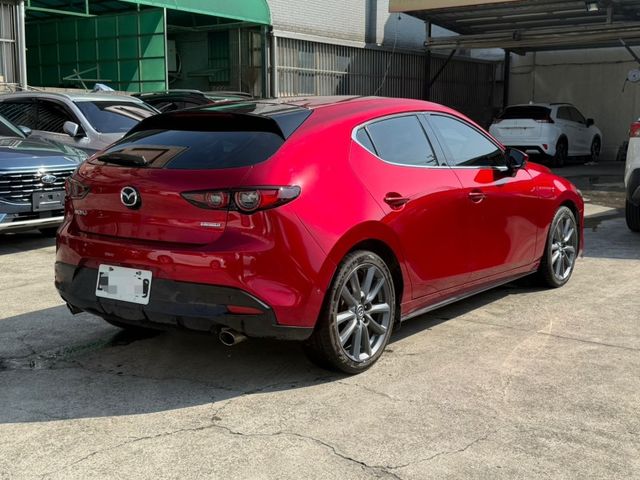 Mazda Mazda3  第7張相片