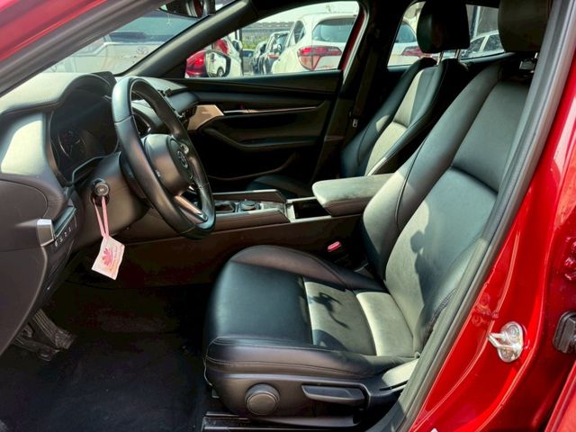 Mazda Mazda3  第8張相片