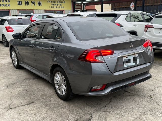 Mitsubishi Lancer  第5張相片