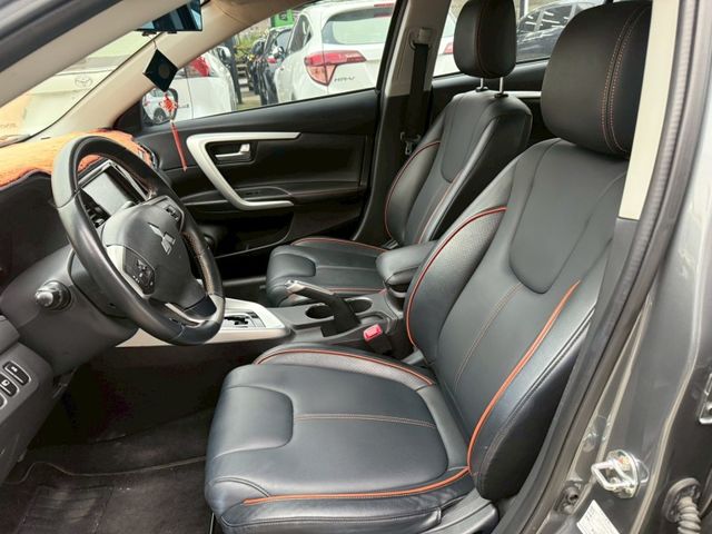 Mitsubishi Lancer  第8張相片