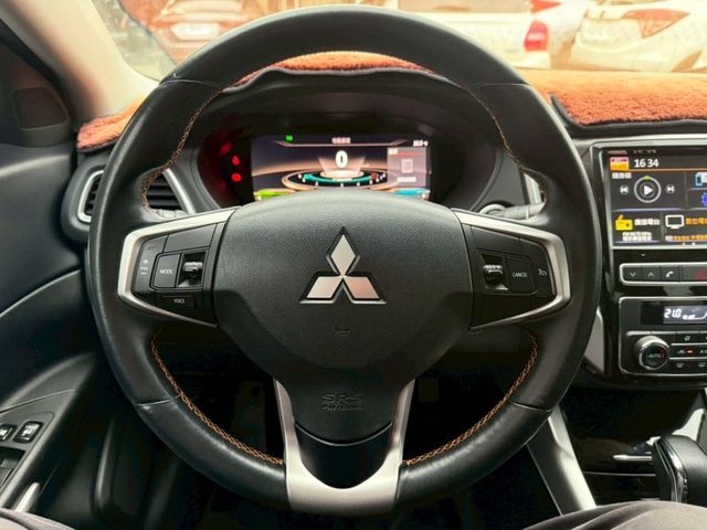 Mitsubishi Lancer  第11張相片