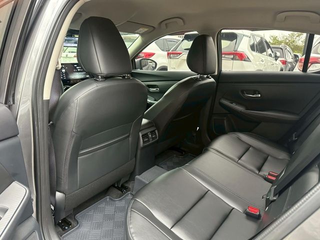 Nissan Sentra  第9張相片