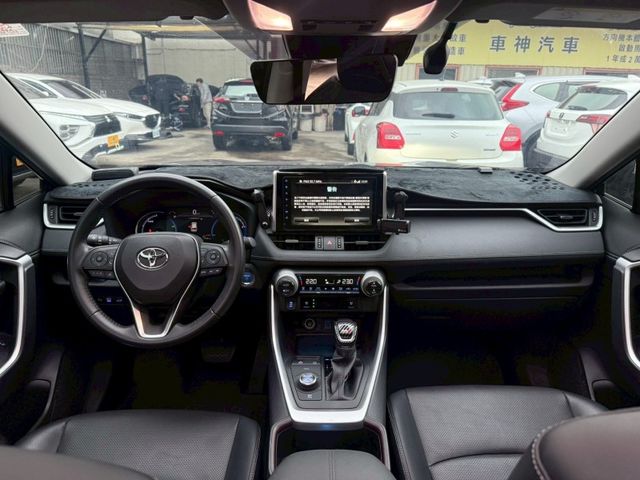 Toyota RAV4  第11張相片