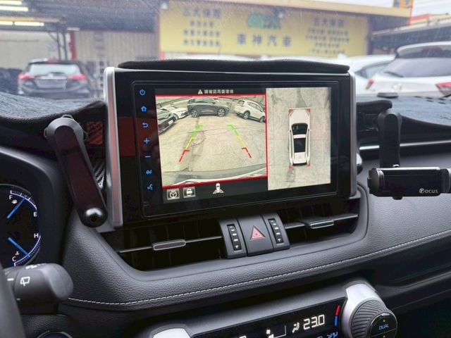 Toyota RAV4  第17張相片