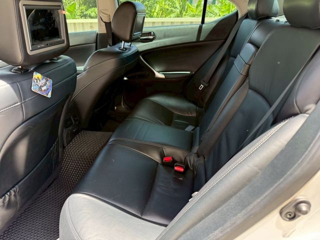 Lexus IS  第10張相片