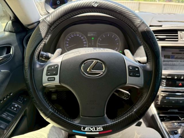 Lexus IS  第14張相片