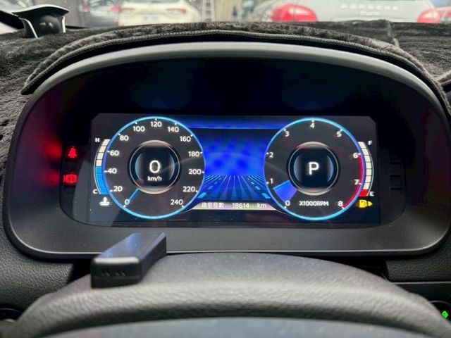 Luxgen U6 Turbo  第12張相片