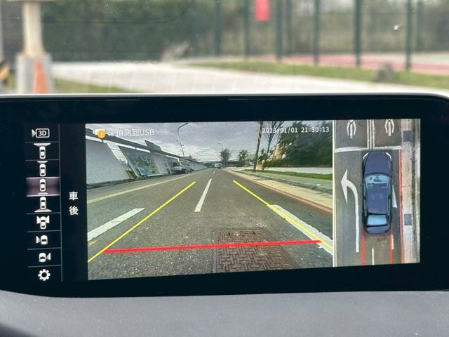 Mazda Mazda3  第17張相片