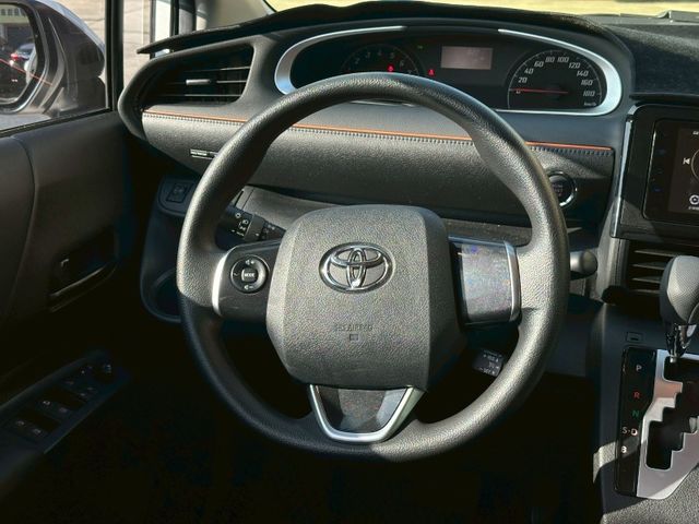 Toyota SIENTA  第12張相片