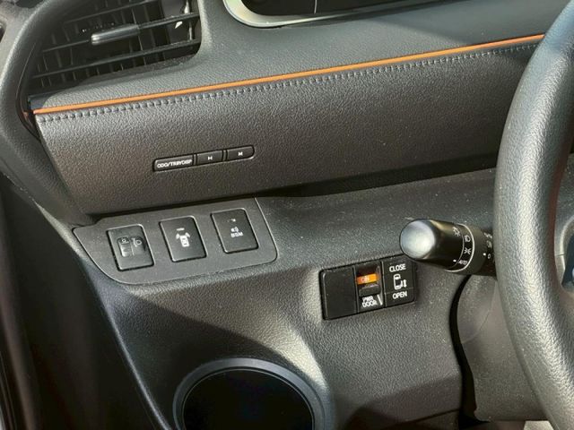 Toyota SIENTA  第14張相片