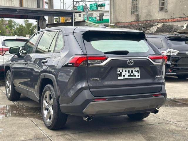 Toyota RAV4  第8張相片