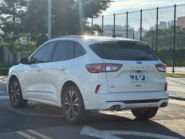 2022年FORD KUGA 2.0 ST LINE AWD 頂規 白色  第7張相片