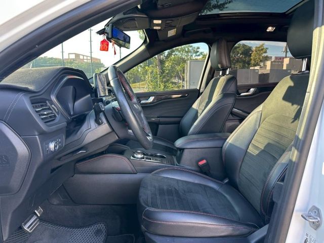 2022年FORD KUGA 2.0 ST LINE AWD 頂規 白色  第11張相片