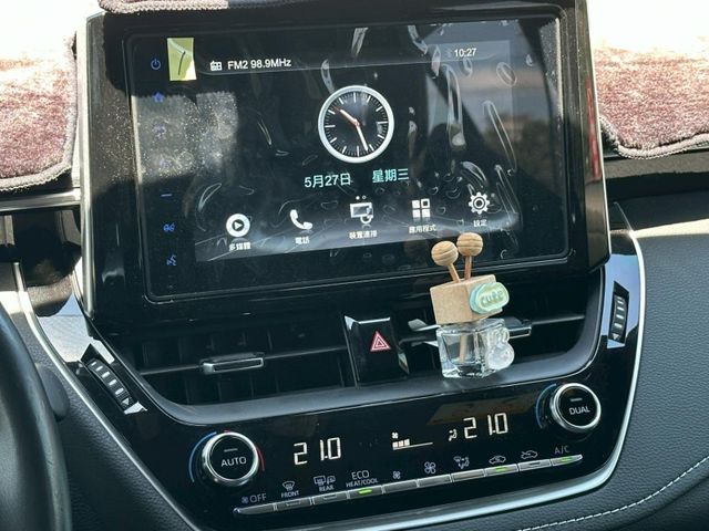 Toyota Auris  第1張相片