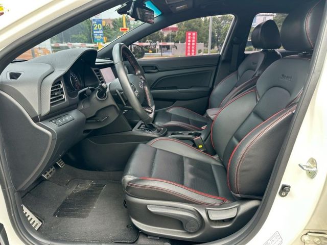 2019年Elantra Sport極速版 盲點偵測 白色  第10張相片