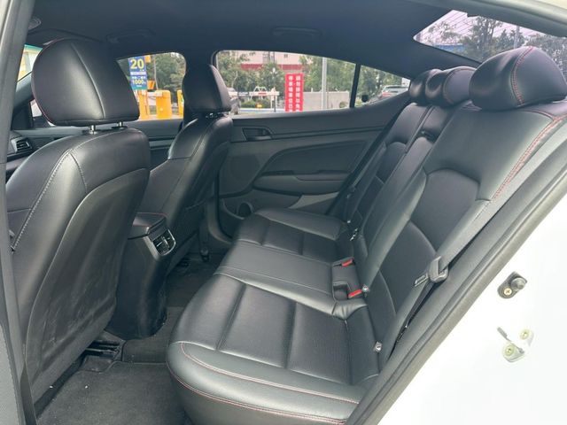 2019年Elantra Sport極速版 盲點偵測 白色  第12張相片