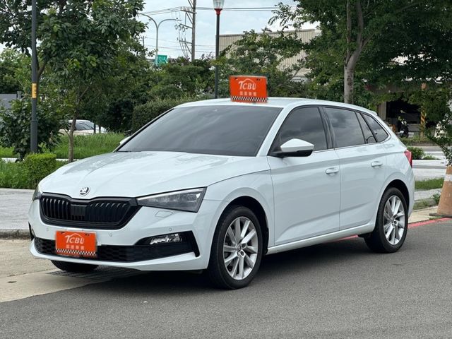 2022年SKODA SCALA 1.0TSI 白色  第4張相片