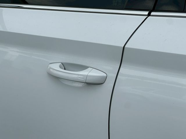 2022年SKODA SCALA 1.0TSI 白色  第9張相片