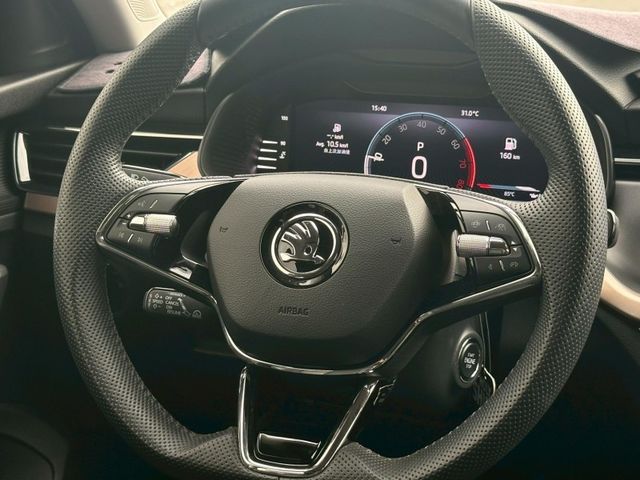 2022年SKODA SCALA 1.0TSI 白色  第13張相片
