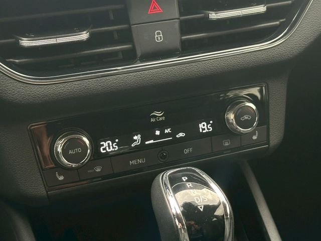 2022年SKODA SCALA 1.0TSI 白色  第17張相片