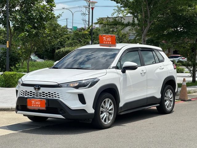 2025年Toyota Cross 豪華款 白色  第4張相片