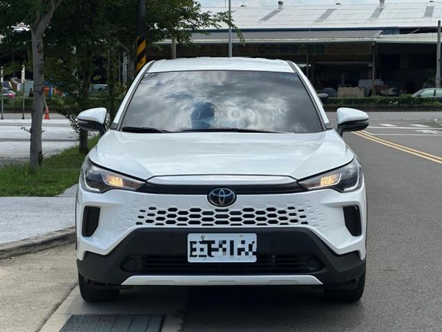 2025年Toyota Cross 豪華款 白色  第9張相片
